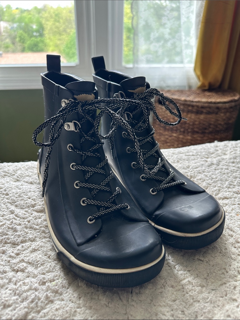 Rocket Dog Black Lace-Up Rain Boot Sneakers with Contrasting Trim